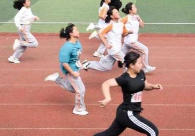 超级凌乱的校园运动会有 超级凌乱的校园运动会笔趣阁无弹窗