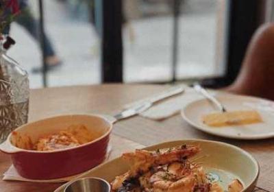 James配对的女孩子 james是男的女的